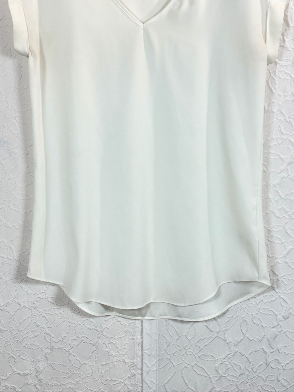 Express White Silky V Neck Lightweight Blouse Top Sz XS - Picture 6 of 14